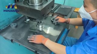Flusso del processo degli utensili da taglio in carburo cementato｜Episodio 5 · Compattazione con pressa elettrica